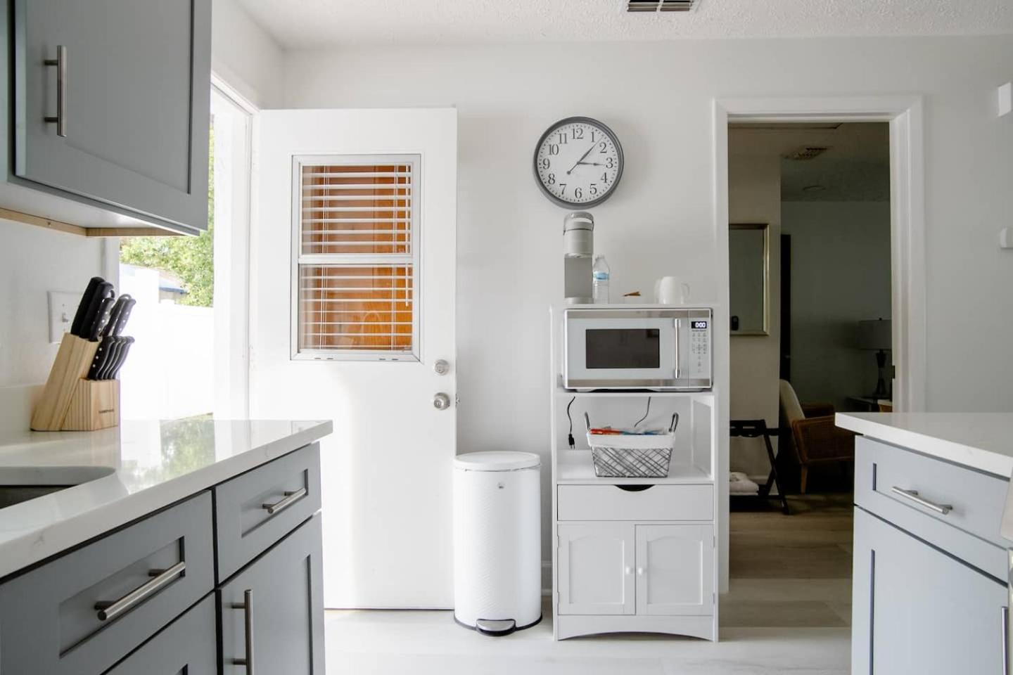 Walk Everywhere! 1-Bedroom Gem In Downtown Hub นิวพอร์ตริชชีย์ ภายนอก รูปภาพ